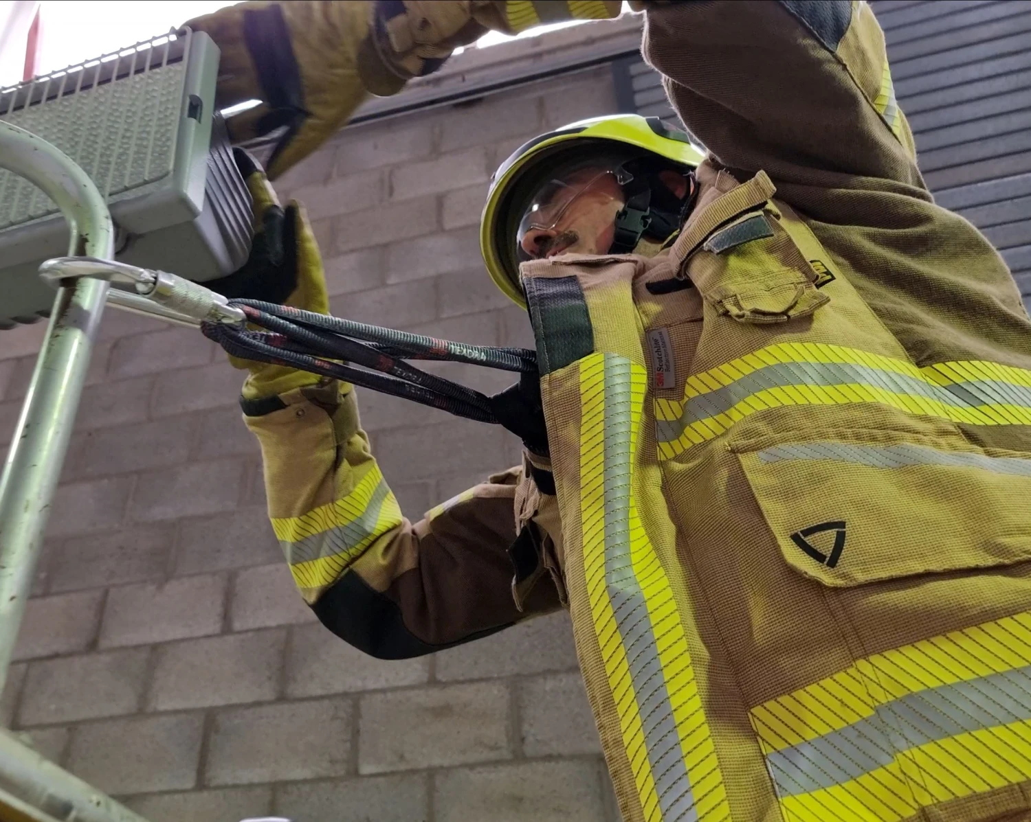 Texora – Mamba Black Lightweight Sling 5 Texora – Mamba Black Lightweight Sling - Image 3